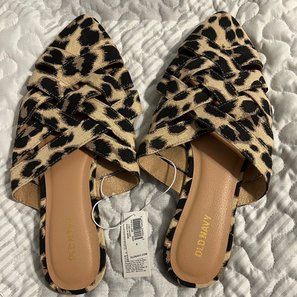 NWT Old Navy cheetah slide sandals/mules size 9